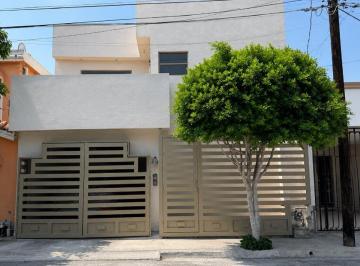 Casa de 4 habitaciones, San Nicolás de los Garza · Tu Próximo Hogar Está en Valle de Las Puentes!