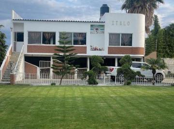 Casa de 5 habitaciones, San Francisco del Rincón · Propiedad en Venta en Pedregal de San Juan