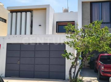 Casa · 132m² · 3 Recámaras · 2 Estacionamientos · Casa en Venta Res. Valle Verde