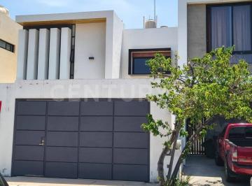 Casa · 132m² · 3 Recámaras · 2 Estacionamientos · Casa en Venta Res. Valle Verde