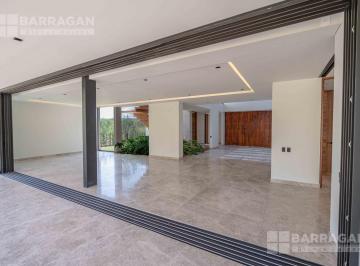 Casa en Venta de 3 habitaciones El Campanario · Casa en Venta en El Campanario, Modera y Lista Para Estrenar
