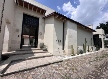 Casa · 770m² · 4 Recámaras · 5 Estacionamientos · Casa en Pedregal del Carmen