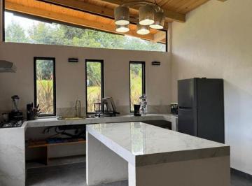 Casa · 300m² · 2 Recámaras · 2 Estacionamientos · Casa de 300 m² con 2 Recámaras en Renta Zona San Simón