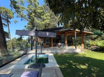 Casa · 300m² · 4 Recámaras · 3 Estacionamientos · Casa de 300 m² con 4 Recámaras en Renta Zona Avándaro