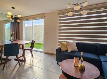 Casa · 94m² · 3 Recámaras · 2 Estacionamientos · Casa en Santa María, Toluca