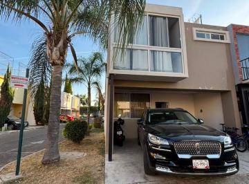 Casa de 3 habitaciones, Zapopan · Casa en Renta en Zapopan | 3 Recámaras y Cocina Remodelada