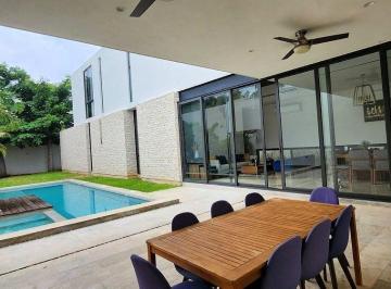 Casa · 378m² · 3 Recámaras · 2 Estacionamientos · Residencia con Paneles Solares, Equipada y Amueblada. Dzitya Zona Norte, Mérida, Yucatán