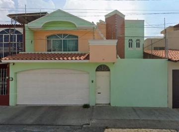 Casa de 3 habitaciones, Morelia · Venta de Casa en Morelia