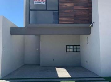 Casa · 190m² · 4 Recámaras · 2 Estacionamientos · Casa - Villa de Pozos