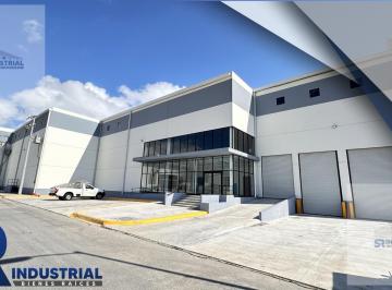 Nave industrial · 2000m² · 7 Estacionamientos · Nave Industrial en Renta en Santa Catarina