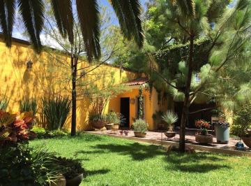 Casa de 1 habitación, San Pedro Tlaquepaque · Casa en Venta en San Martín de Las Flores, Tlaquepaque