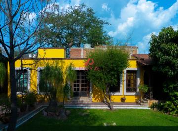 Casa de 1 habitación, San Pedro Tlaquepaque · Casa en Venta en San Martín de Las Flores, Tlaquepaque