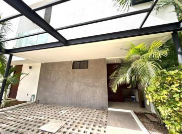 Casa en condominio · 223m² · 5 Recámaras · 2 Estacionamientos · Casa en Venta de 5 Recámaras en Arbolada Fase 1 Cancún de 3 Niveles
