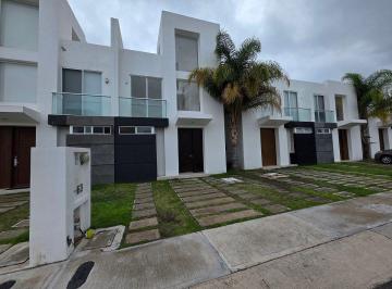 5f9823ea8608ab7243aad0463da9b06a094c1522cae8110ccb4b1625d7ed609d · Casa en Venta en El Refugio | Condominio Alvento | 3 Niveles