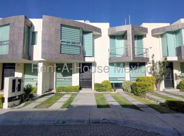 Casa de 3 habitaciones, Querétaro · Casa en Renta Dentro del Valle de Juriquilla 3 Recamaras 3 Baños Sala Tv Patio