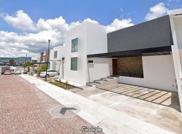 Casa de 4 habitaciones, Querétaro · Casa de 388 m² con 4 Recámaras en Venta en Cumbres del Lago