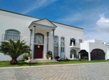 Casa · 568m² · 4 Recámaras · 6 Estacionamientos · Casa en Venta, Residencial La Toscana, Tulancingo de Bravo, Hidalgo.