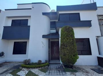 Casa de 3 habitaciones, Puebla · Amplia y Muy Bien Comunicada Casa en Renta Cerca de La Paz