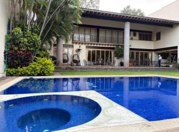 Casa · 1200m² · 5 Recámaras · 4 Estacionamientos · Preciosa Propiedad en Venta. Delicias, Cuernavaca