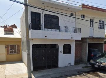 Casa de 4 habitaciones, Villa de Alvarez · Casa en Venta en Col Villas del Rio Alvares Colima