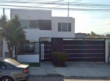 Casa de 4 habitaciones, Ensenada · Casa en Venta en Ensenada, Baja California