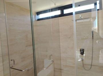 1cc94f88869c612117a3db8c599ad14f82215f27a91f6b51946a9d9e948b37c5 · Casa en Venta en Altozano Dentro de Condominio Lago