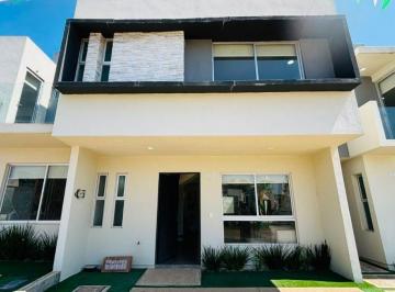 Casa de 3 habitaciones, Zapopan · Casa en Venta Valle Imperial Zapopan