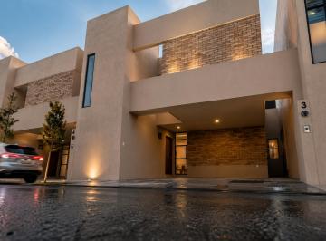 Casa de 3 habitaciones, Querétaro · Casa en Venta en El Refugio, 3 Recámaras, Sala Tv, Jardín, Hermosa!