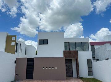Casa de 3 habitaciones, Conkal · Casa en Venta Mérida| Doble Altura| Conkal| 3 Recámaras| 180 m²