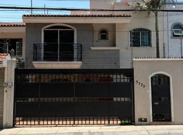 Casa de 4 habitaciones, Zapopan · Casa en Venta en Jardines Universidad - Av Inglaterra 5779