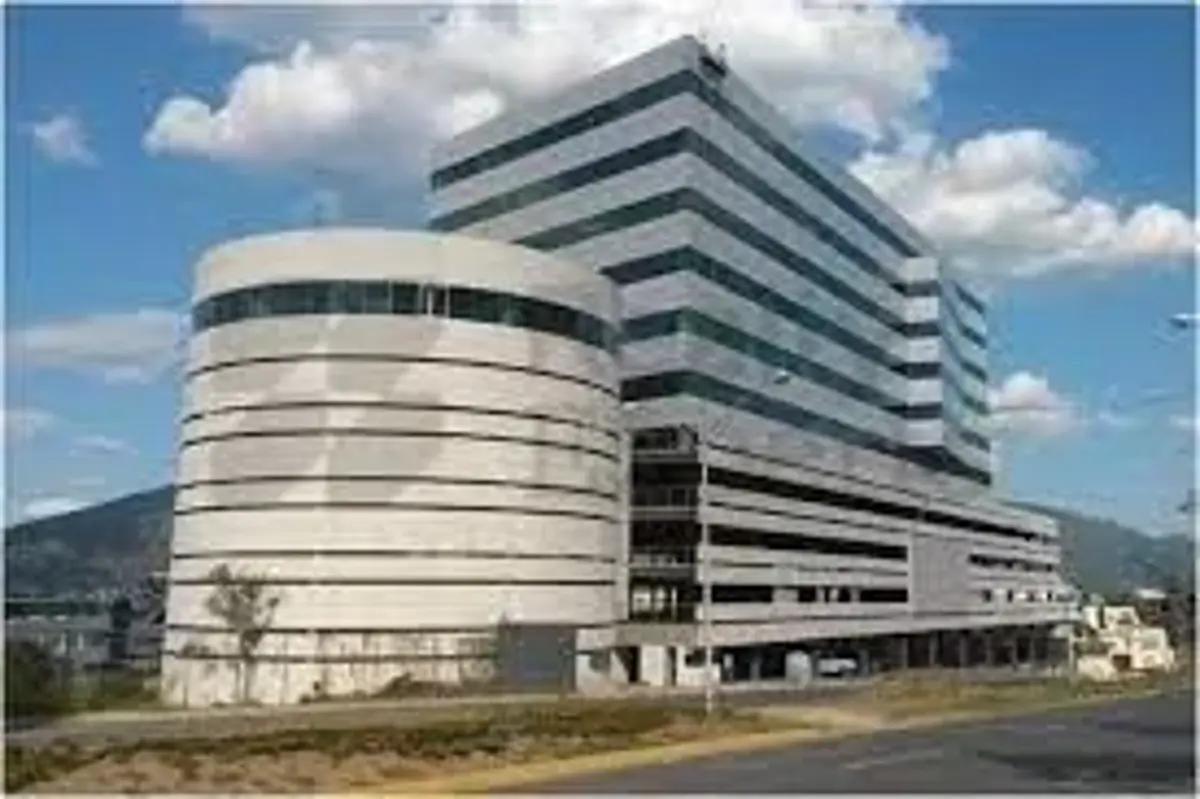 Oficina en Renta Av Fundadores (Valle Oriente)