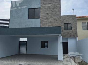 Casa · 197m² · 3 Recámaras · 2 Estacionamientos · Rento Casa en Frac Santa Elena en Saltillo