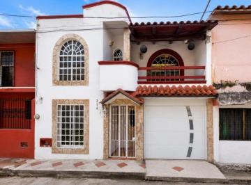 Casa de 3 habitaciones, Tuxtla Gutiérrez · Casa en Venta 24 de Junio, Tuxtla Gutiérrez, Chiapas