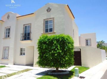 Casa en condominio · 130m² · 3 Recámaras · 2 Estacionamientos · Renta Casa Residencial Refugio Privada Seguridad Cerca Colegios Zibata Zakia Paseo Queretaro