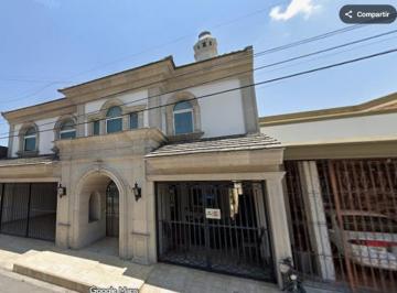 Casa de 5 habitaciones, San Nicolás de los Garza · Venta de Casa en San Nicolas de Los Garza Calle 18 de Dieciembre Col El Roble
