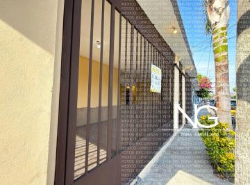 Casa de 3 habitaciones, San Nicolás de los Garza · Rento. Casa del Vidrio de un Nivel y en Esquina.