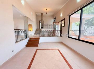 Casa de 4 habitaciones, Querétaro · Casa en Renta con 4 Estacionamientos Loma Dorada, queretaro