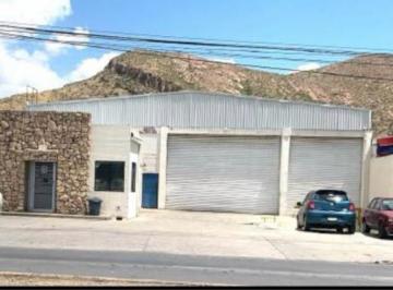 Bodega comercial · 1218m² · 2 Recámaras · 10 Estacionamientos · Bodega Industrial en Col Popular