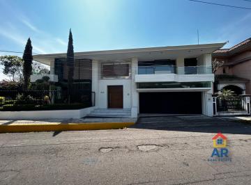 Casa · 629m² · 5 Recámaras · 4 Estacionamientos · Casa en Nuevo Coapexpan