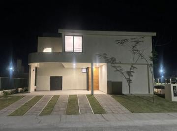 Casa en condominio · 240m² · 3 Recámaras · 2 Estacionamientos · Casa en Venta en Karakal Nuevo Vallarta con Alberca | 3 Recamaras en Fraccionamiento Privado