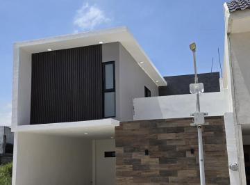 Casa · 162m² · 4 Recámaras · 2 Estacionamientos · Casa en Venta en Residencial Bambú