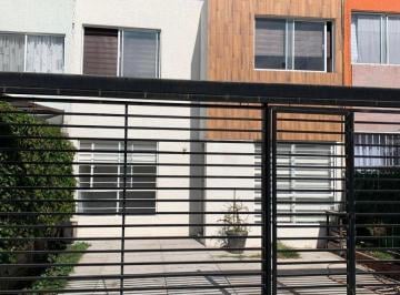 Casa de 3 habitaciones, Querétaro · Casa Enventa en Cto. Loma Real de Querétaro