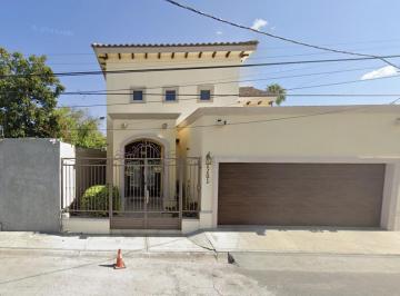 Casa de 3 habitaciones, Nuevo Laredo · Bonita Casa a Unos Pasos de Eu. Aprovecha Esta Gran Oportunidad, Comienza a Construir Tu Futuro