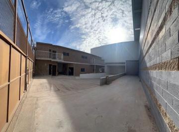 Bodega comercial , Chihuahua · Bodega 2,000 m² // Monta Cargas Incluido // Al Nte (Sub - 45 Kva)