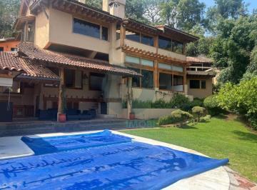 Casa · 4 Recámaras · 3 Estacionamientos · Casa en Renta en El Coporito con Hermosa Vista Al Lago.