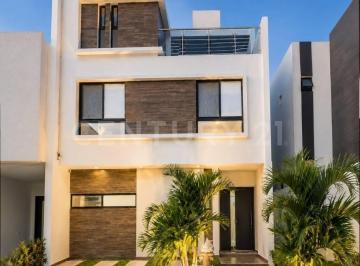 Casa · 170m² · 3 Recámaras · 2 Estacionamientos · Casa en Venta en El Encuentro | 3 Recámaras y Jardín Privado