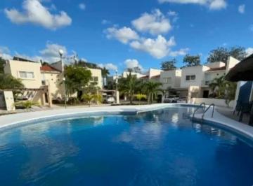 Casa · 166m² · 3 Recámaras · 2 Estacionamientos · Renta Casa en Av Colegios Zona Huayacan Cancun