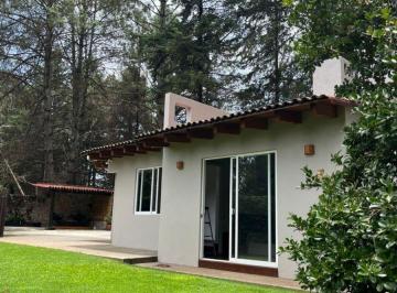 Casa de 2 habitaciones, Valle de Bravo · Renta de Casa Moderna, Cerro Colorado