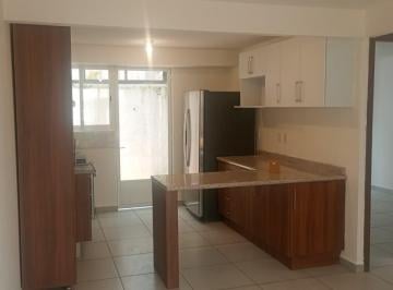 Casa · 87m² · 3 Recámaras · 2 Estacionamientos · Casa en Imperio Real, Toluca