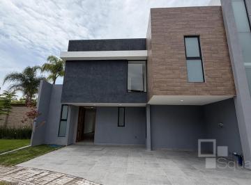 Casa · 311m² · 5 Recámaras · 2 Estacionamientos · Casa en Venta Parque Sonora Lomas de Angelopolis